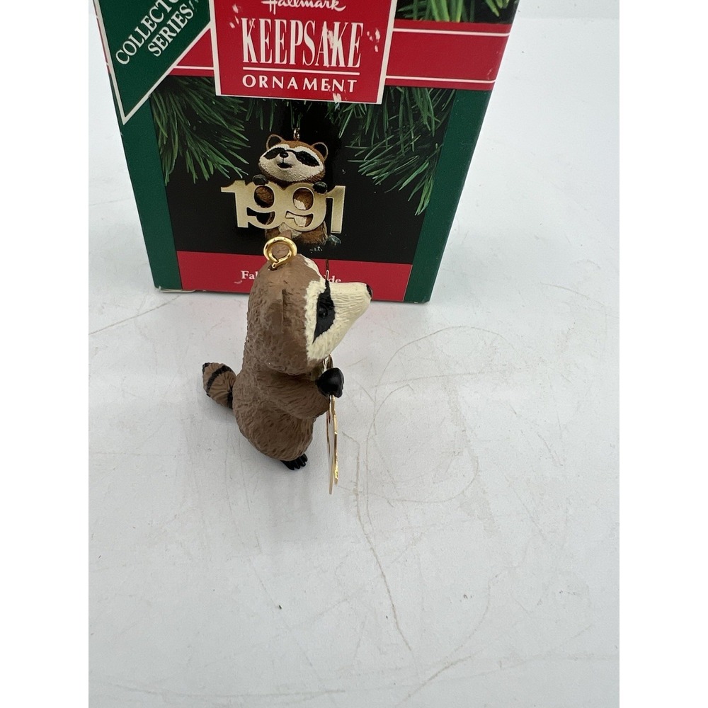 🎉Hallmark Keepsake Ornament–Fabulous Decade 1991–Retro Charm & Collector's Fav - Picture 2 of 5